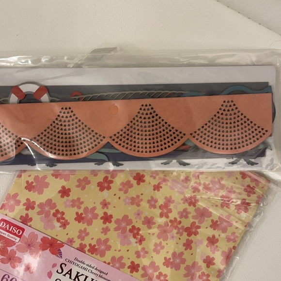 Scrapbooking supplies - Picture 4 of 11